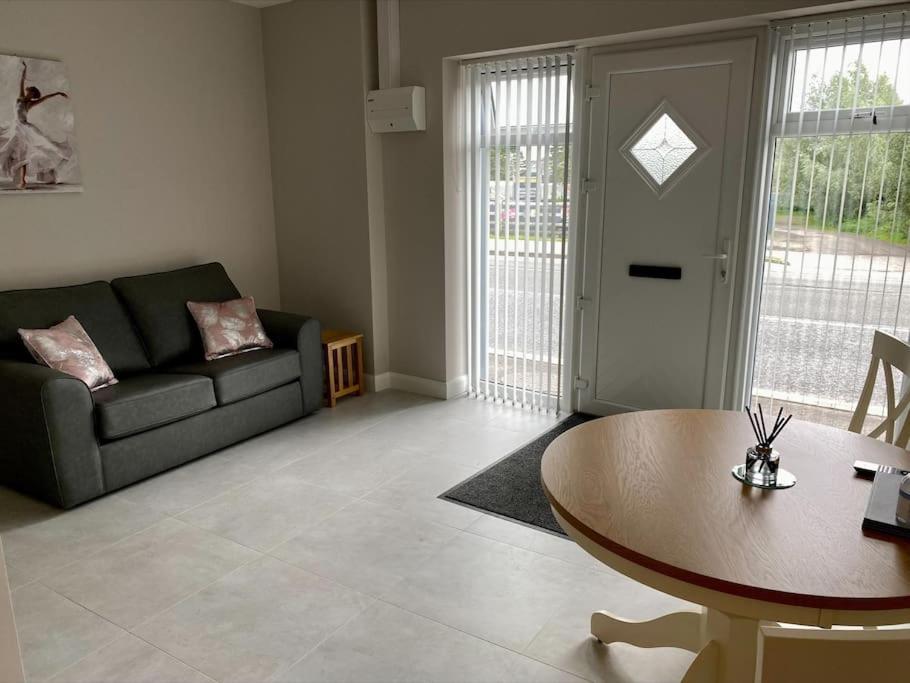 Erne Getaway No.8 Brand New 1 Bed Apartment Enniskillen Luaran gambar